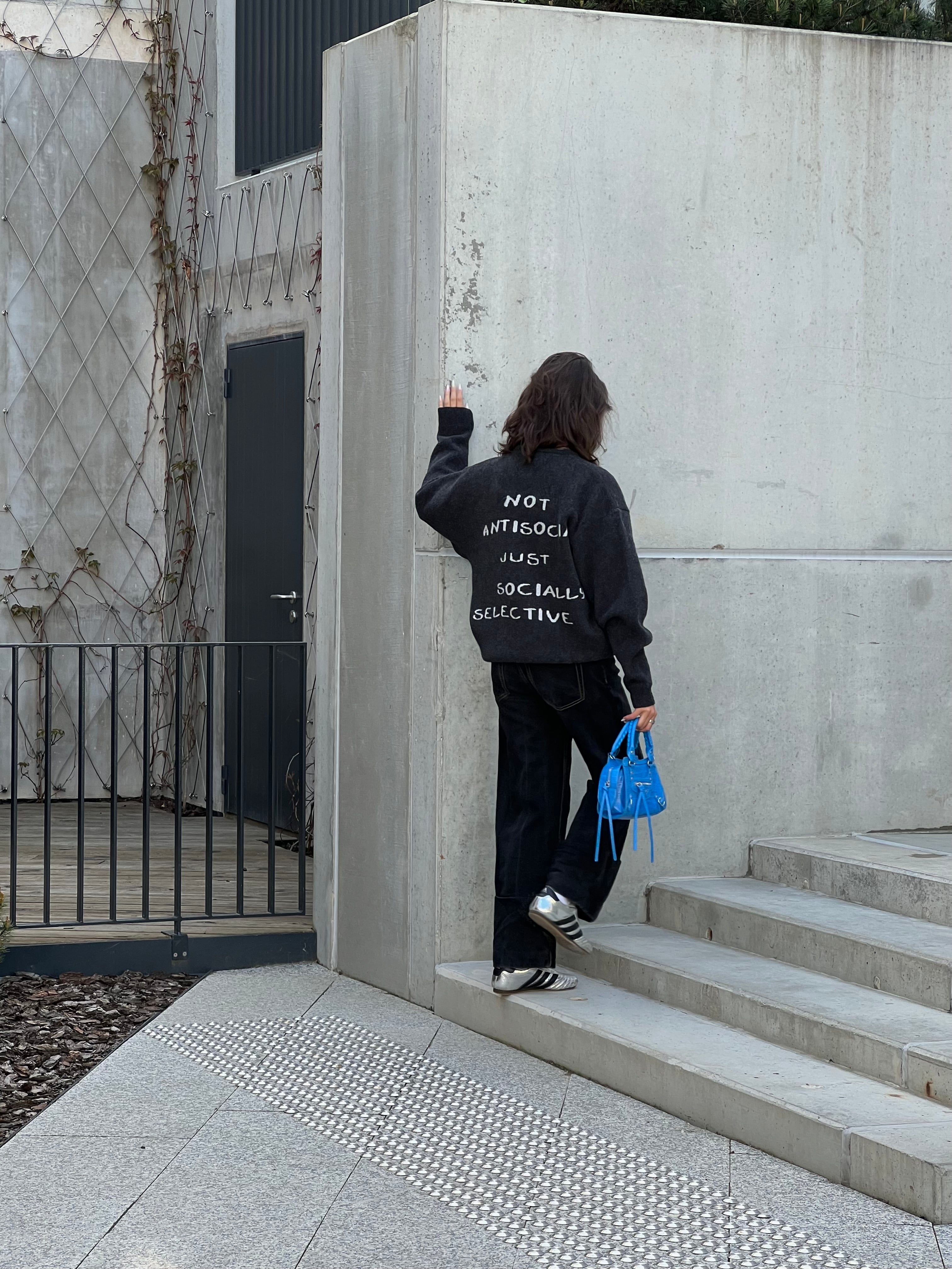 ANTISOCIAL Merino Vilnos Megztinis