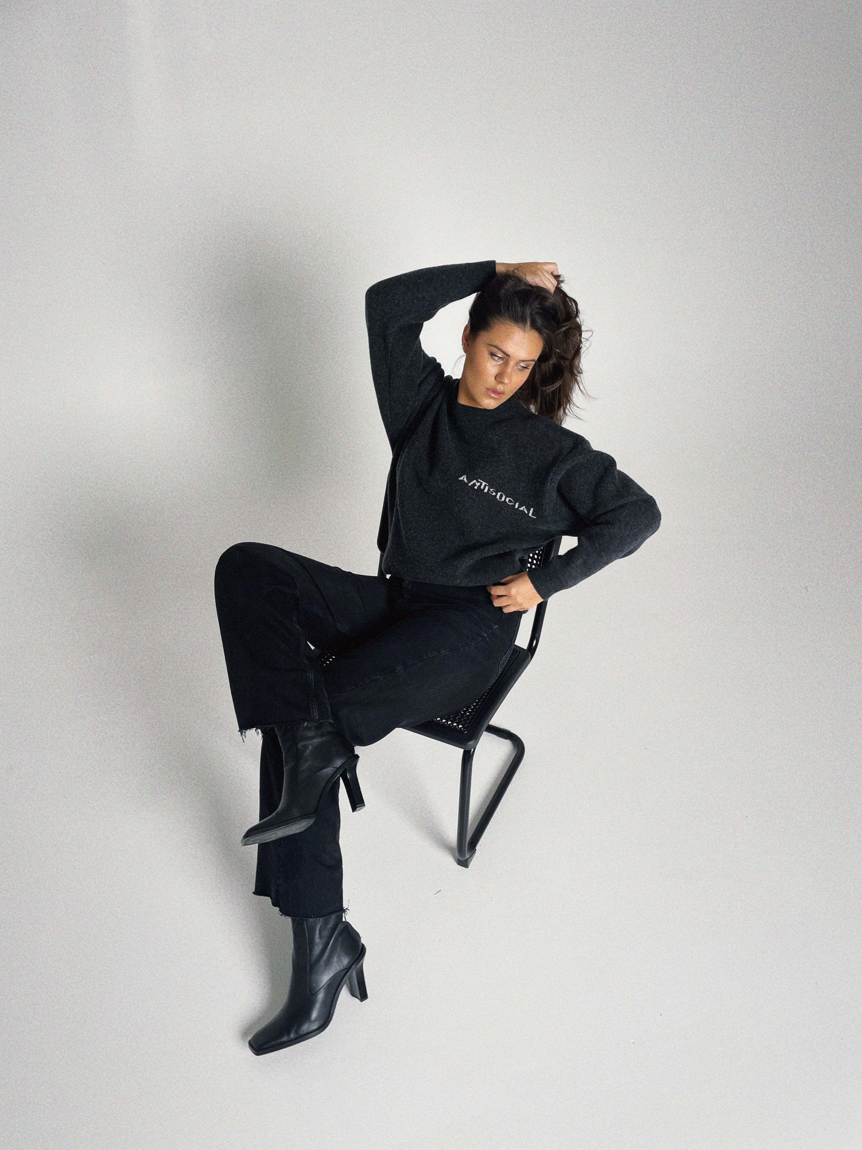 ANTISOCIAL Merino Vilnos Megztinis