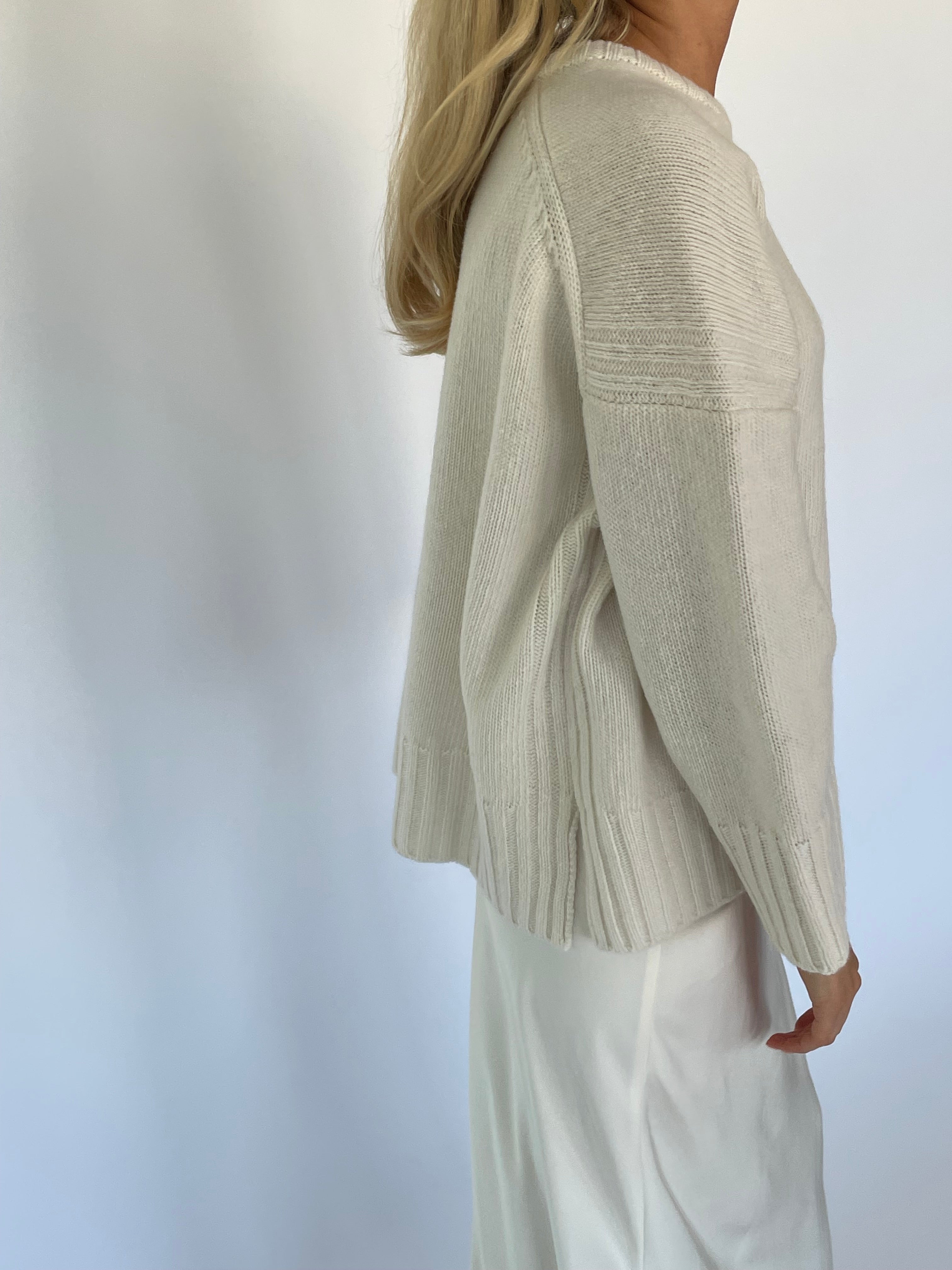 100% Merino Vilnos Megztinis Balta