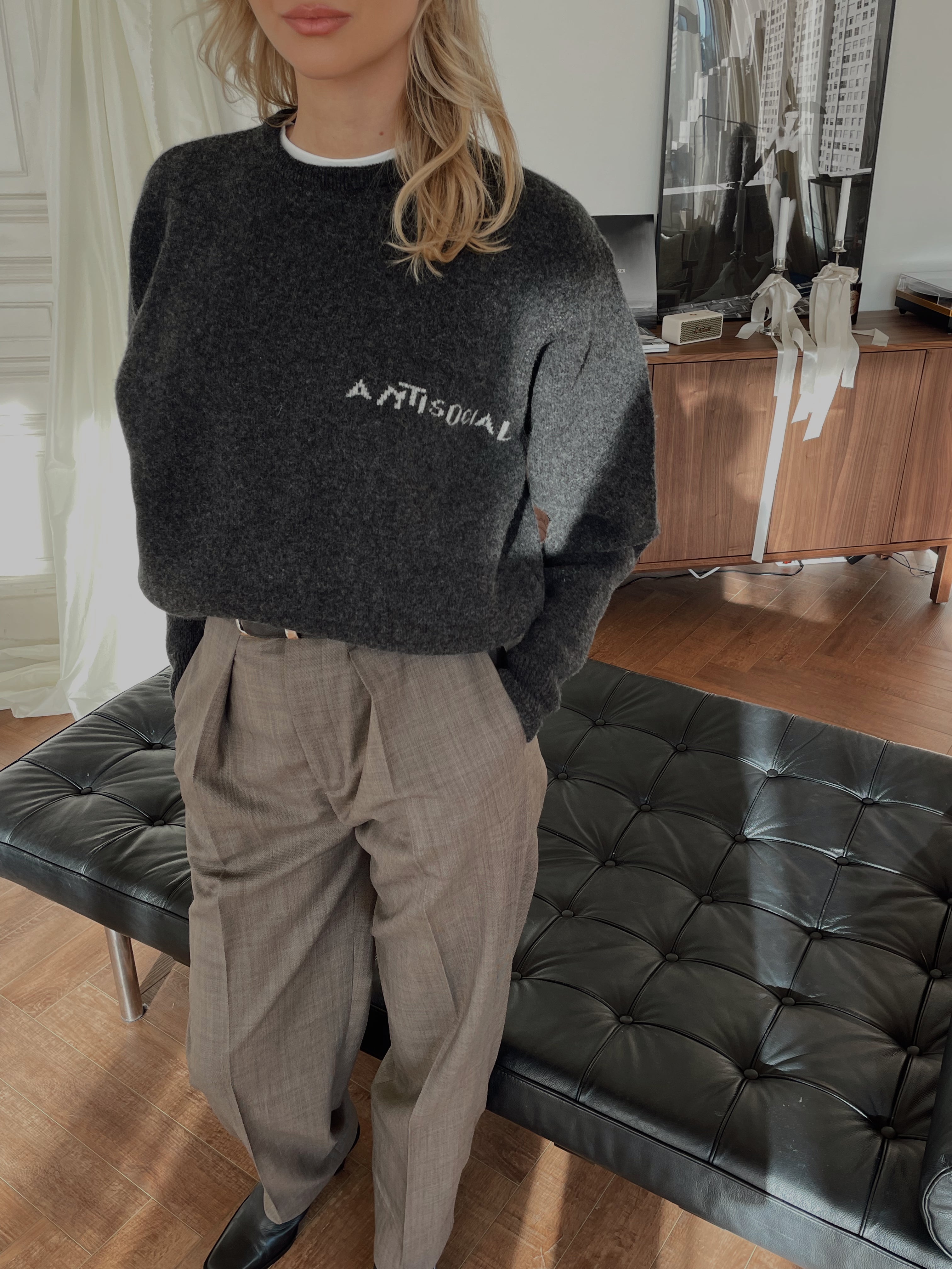 ANTISOCIAL Merino Vilnos Megztinis