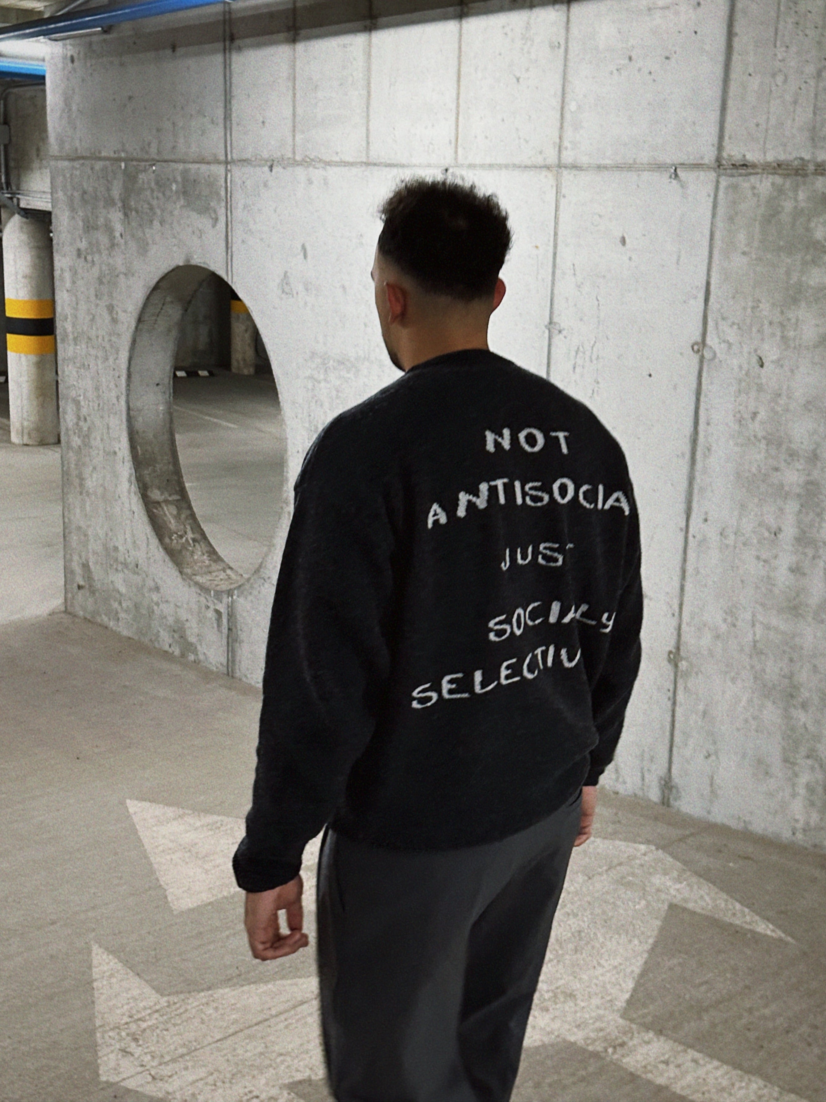 ANTISOCIAL Merino Vilnos Megztinis