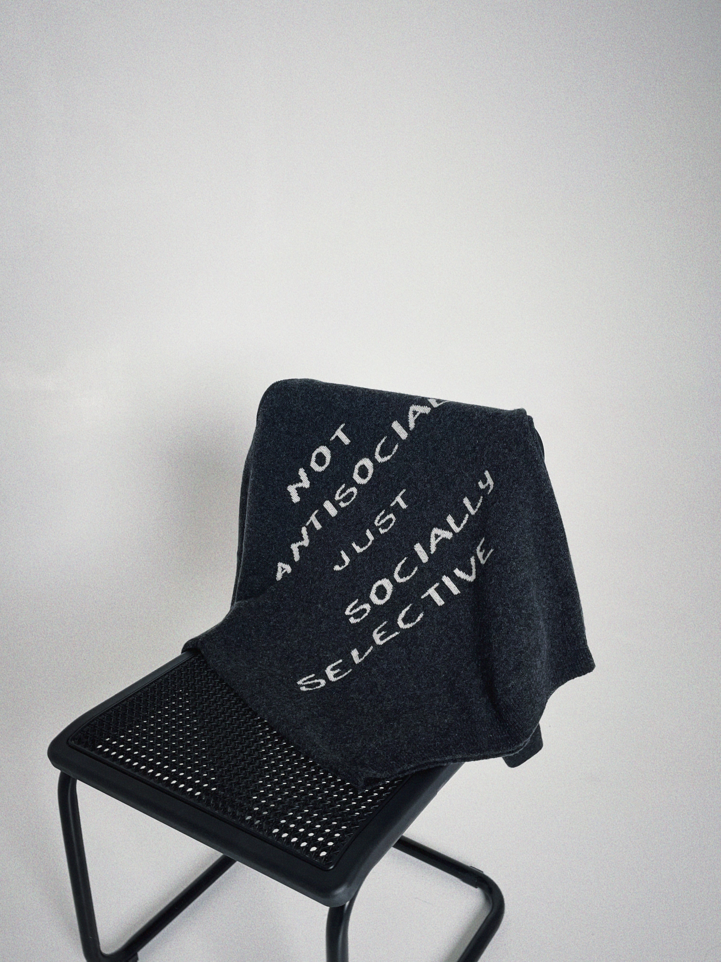 ANTISOCIAL Merino Vilnos Megztinis