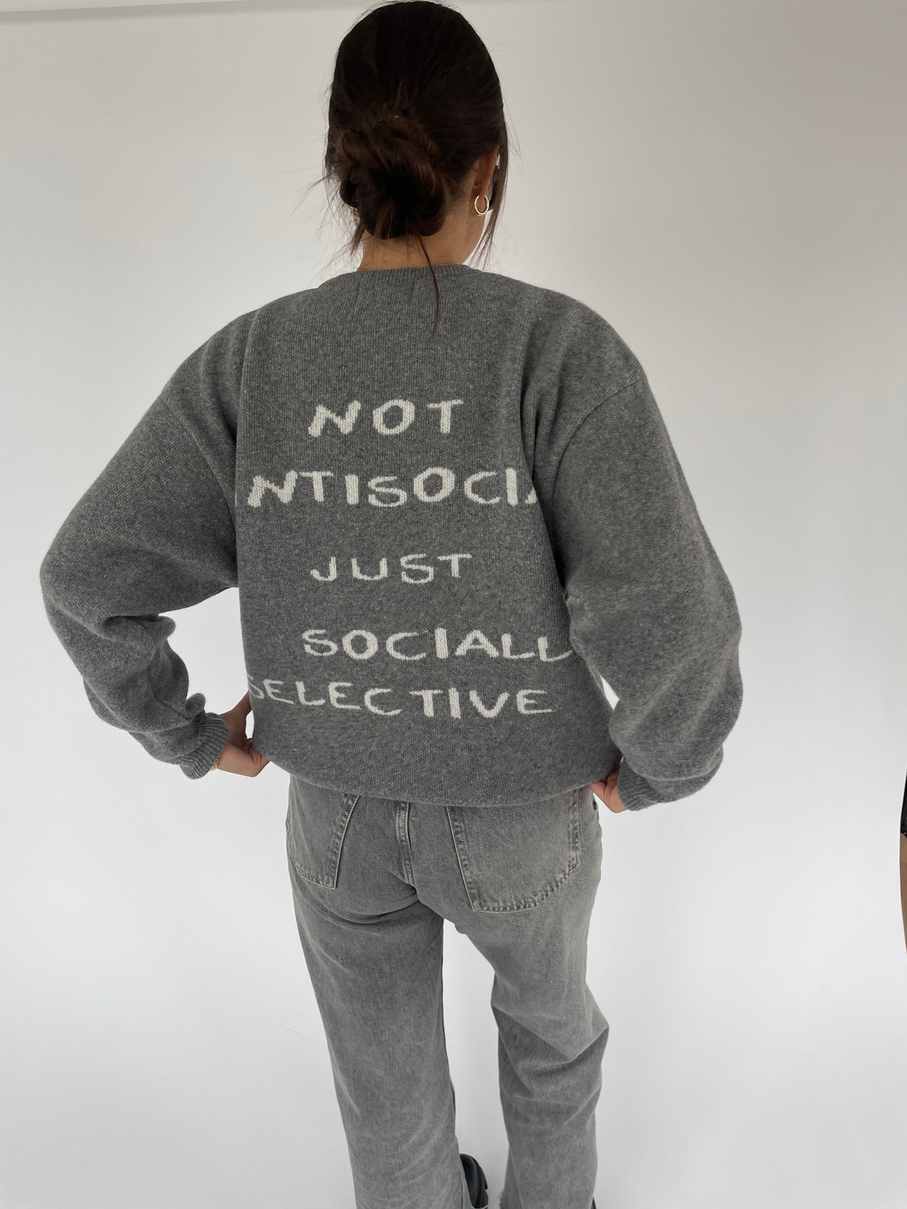 ANTISOCIAL Merino Vilnos Megztinis