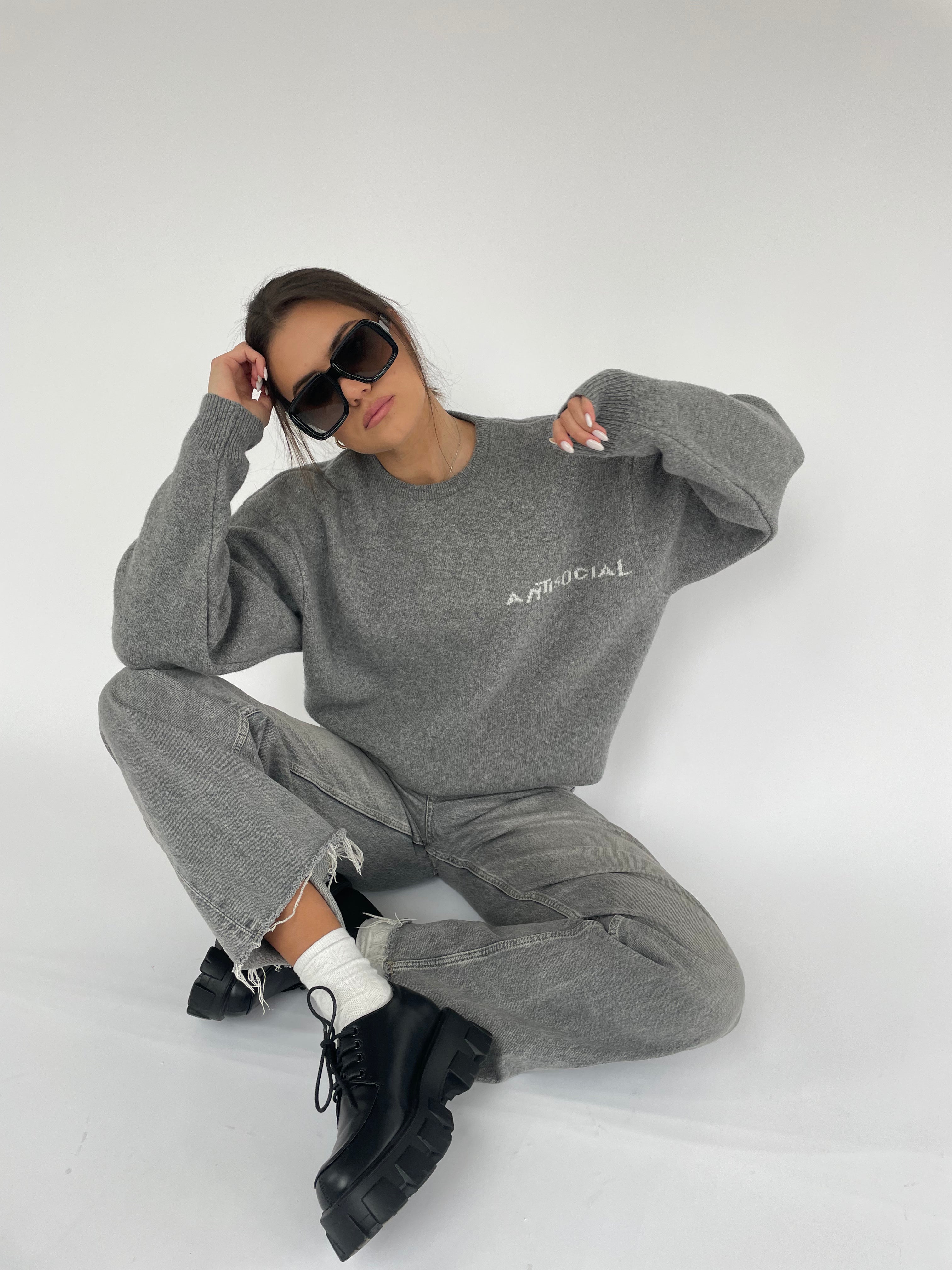 ANTISOCIAL Merino Vilnos Megztinis