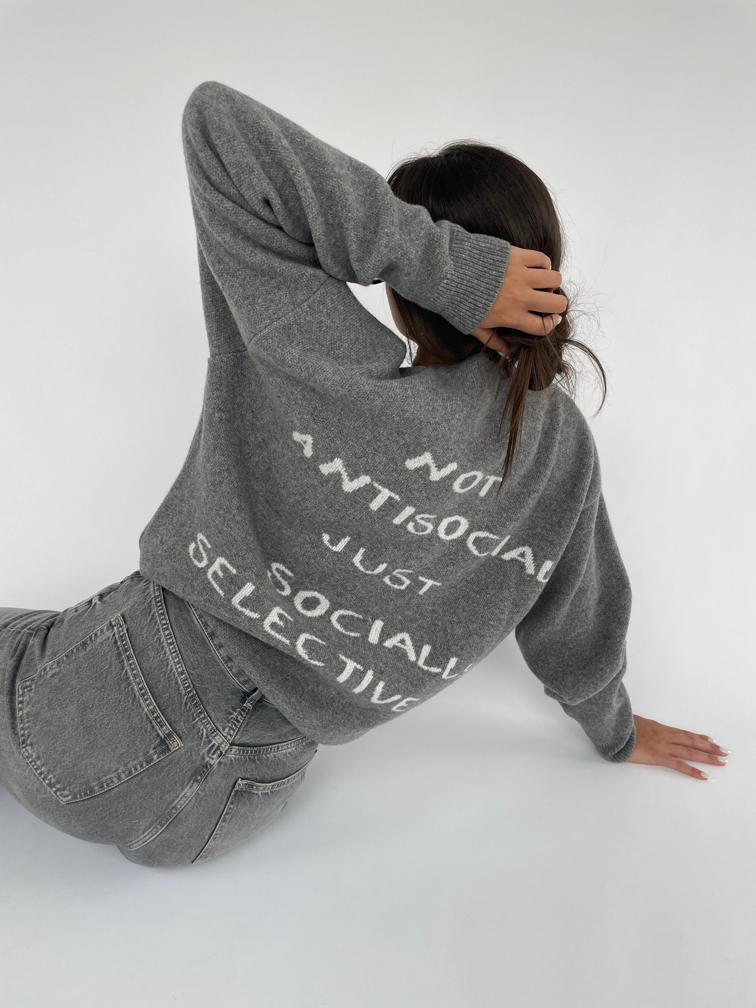 ANTISOCIAL Merino Vilnos Megztinis