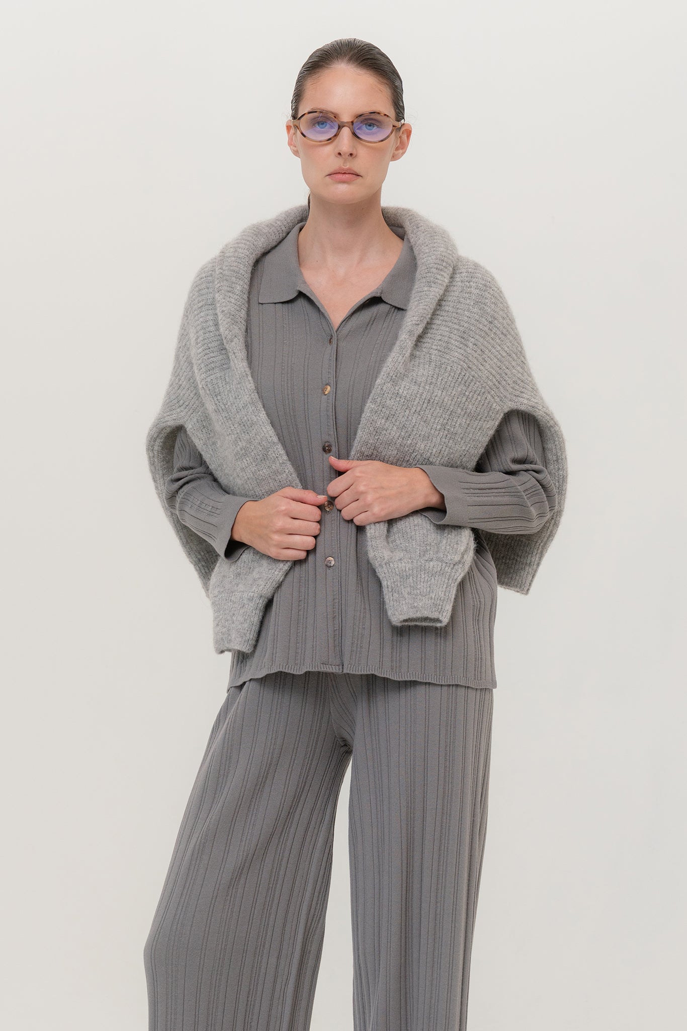 COPENHAGEN Megztas Viskozės Dviejų Dalių Kostiumas Šviesiai Pilka