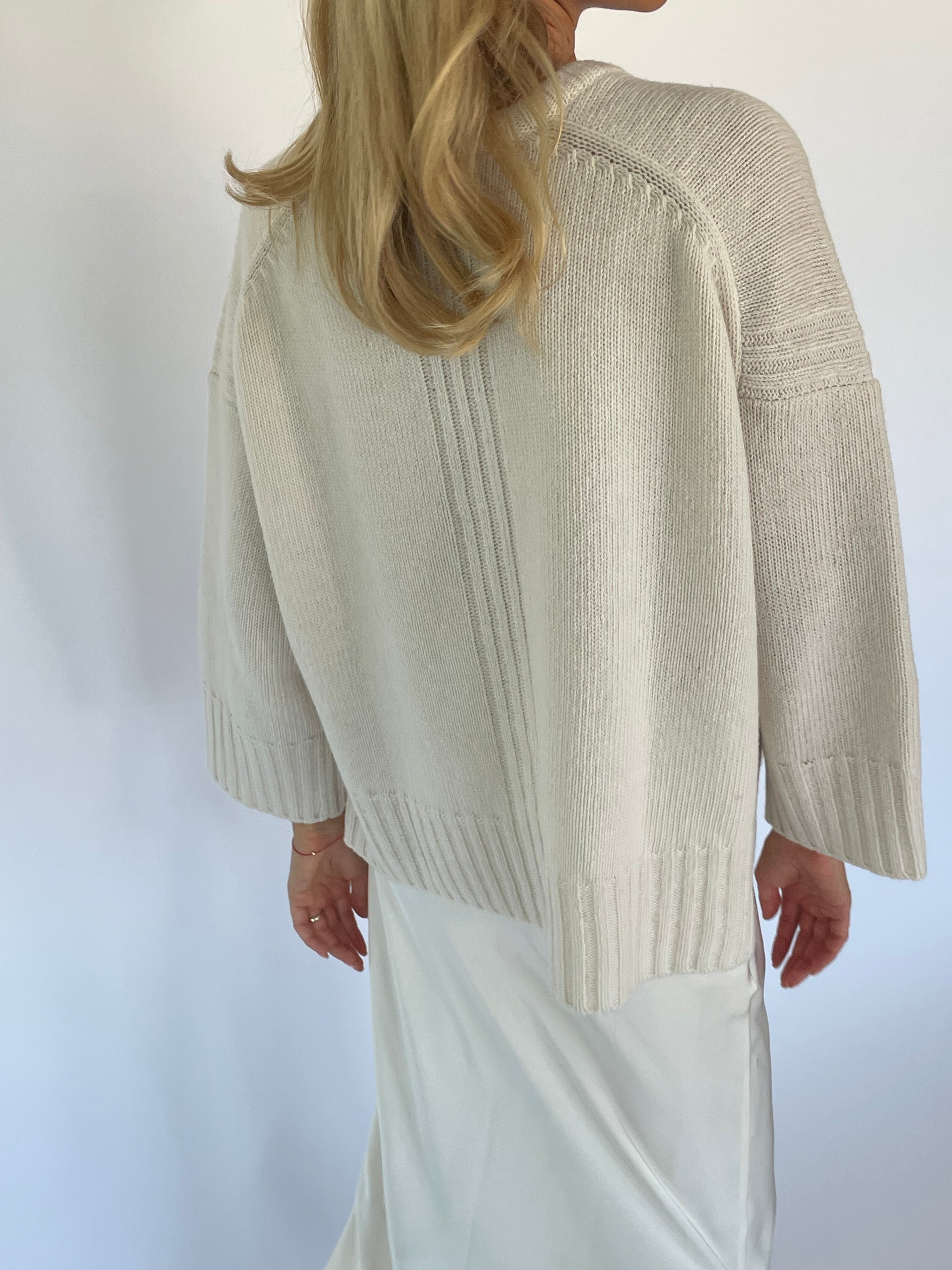 100% Merino Vilnos Megztinis Balta