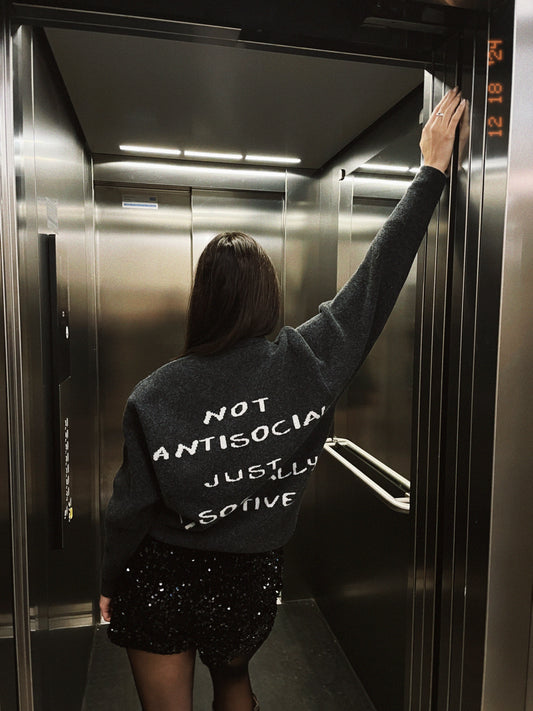 ANTISOCIAL Merino Vilnos Megztinis