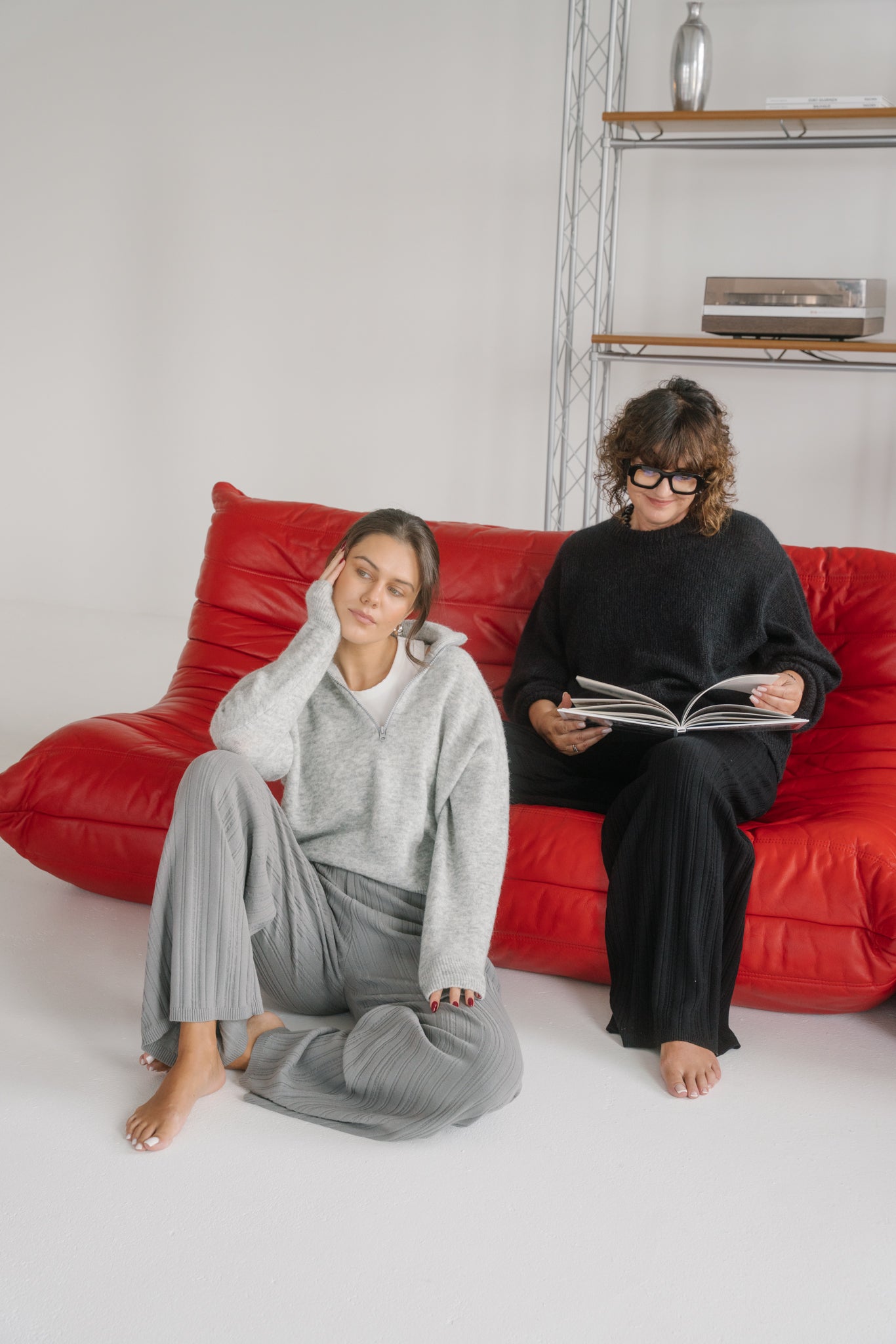 Copenhagen kelnių ir Soft Rome megztinio Dviejų Dalių Kostiumas Juoda