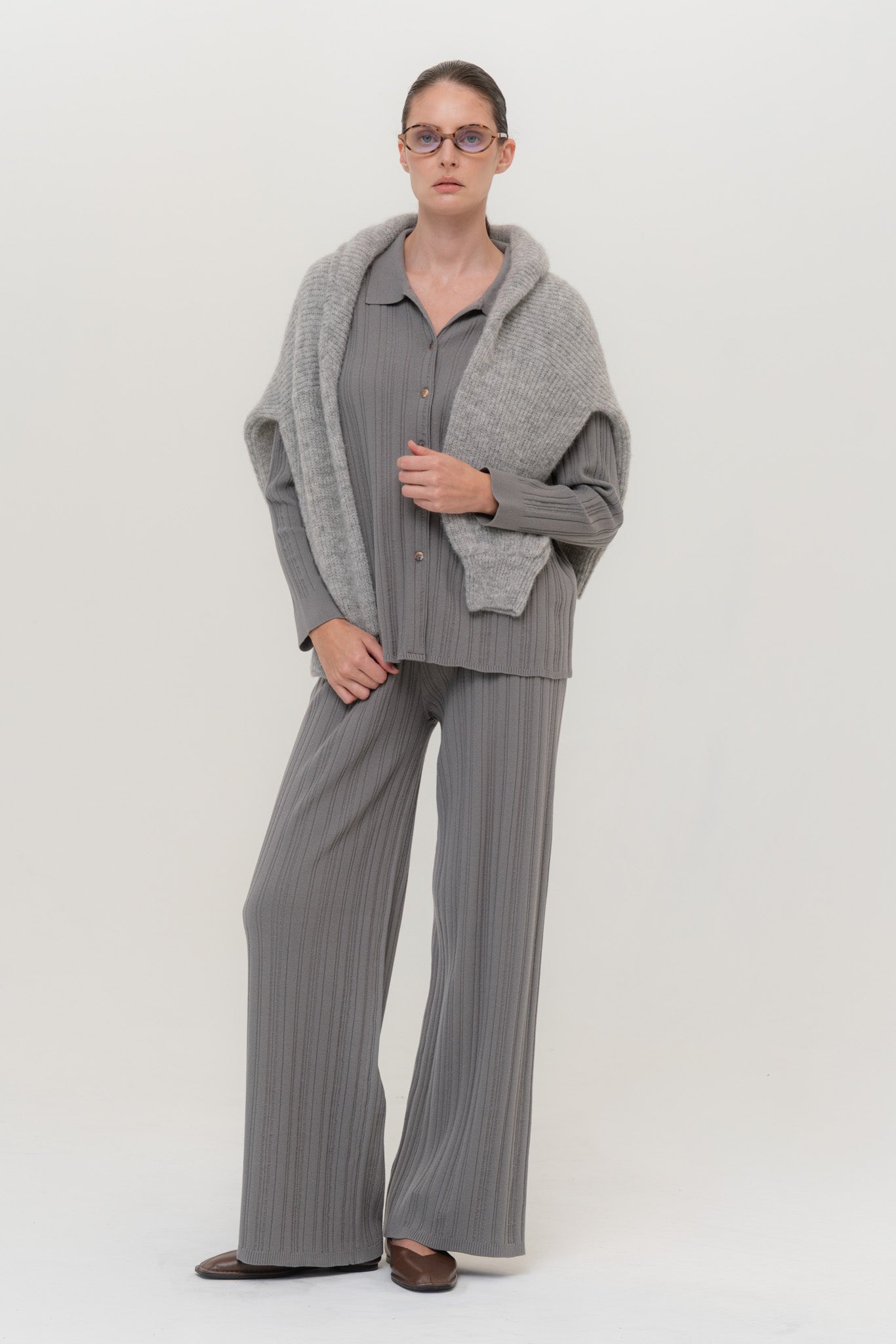 Copenhagen kelnių ir Alpakos Paris megztinio Dviejų Dalių Kostiumas Šviesiai Pilka